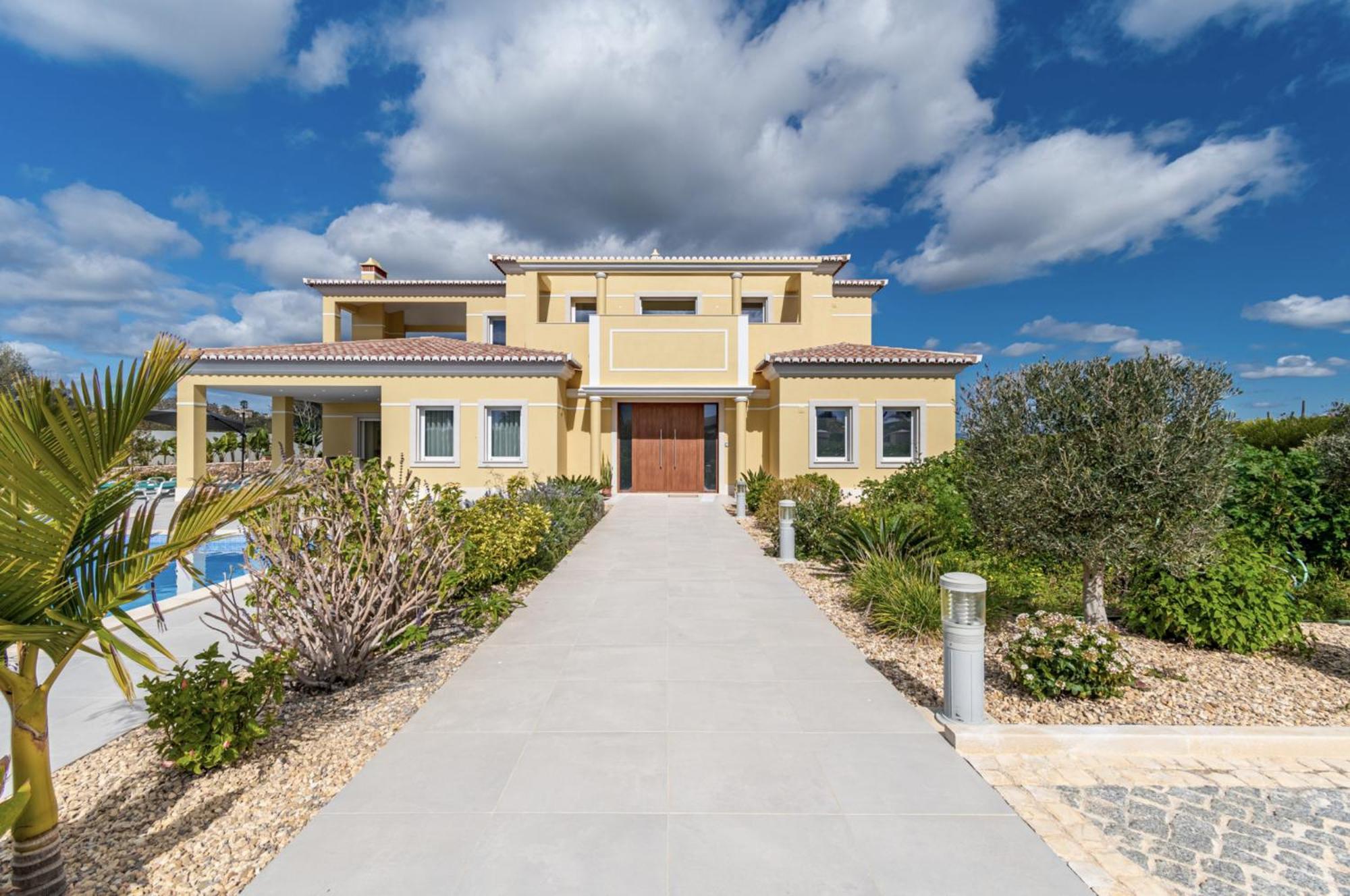 Villa House Porto Mos By Key Lagos